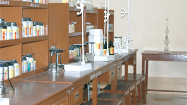 Laboratory Facilities :
